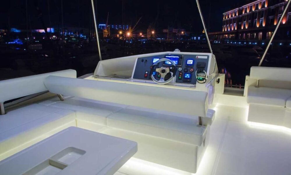 Charter 51' Power Catamaran in Phuket, Thailand - Imagen 9
